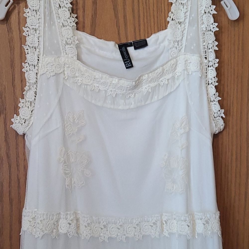 Dress - Picture 2 of 4